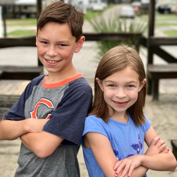 Meet your Posher, Lori - Picture 2 of 7